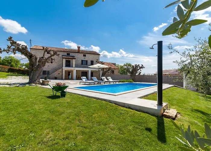 Semesterbostad Vera By Interhome